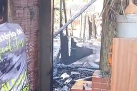 Incêndio destrói residência em Tamboara e campanha arrecada recursos para reconstrução