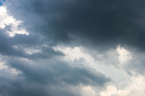 Alerta da Defesa Civil prevê temporais, ventos fortes e chuva de até 100 mm no Paraná
