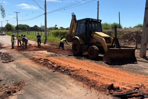Obras de recuperação asfáltica bloqueiam trecho do Jardim São Jorge em Paranavaí