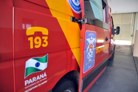 Mulher e criança ficam feridas após colisão entre carro e moto em Paranavaí