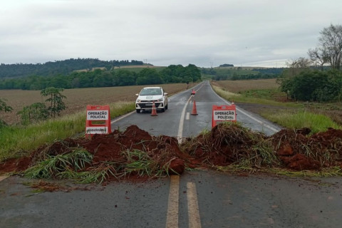 Chuvas bloqueiam pontes e rodovias na região de Paranavaí e no interior do Paraná