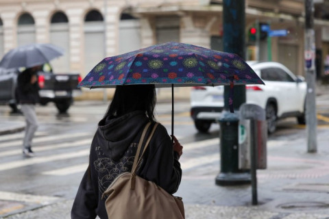 Frio recorde perde força no Paraná e tempestades avançam a partir de quarta-feira